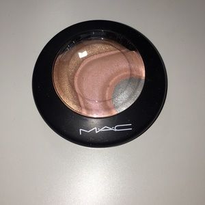 Mac mineralize skinfinish highlighter